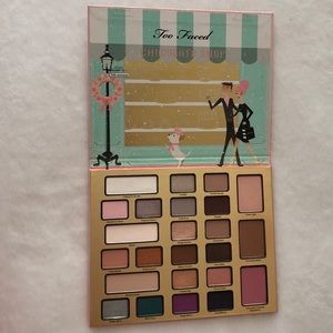 Too Faced Christmas in New York Eyeshadow Palette